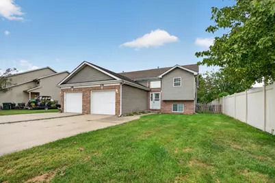 135 Kevin Drive, Coal City, IL 60416 - Photo 3