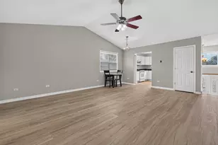 135 Kevin Dr, Coal City, IL 60416 - Photo 5