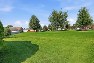 1419 Coral Bell Dr, Joliet, IL 60435 - Photo 23