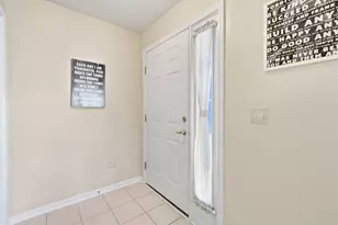 1419 Coral Bell Dr, Joliet, IL 60435 - Photo 3