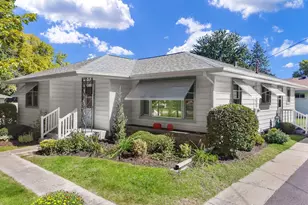 907 4th St, Harvard, IL 60033 - Photo 1