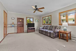 907 4th St, Harvard, IL 60033 - Photo 9
