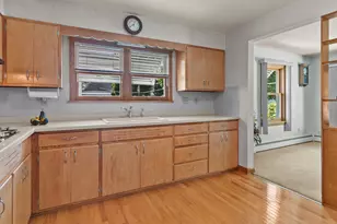 907 4th St, Harvard, IL 60033 - Photo 7