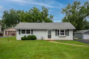 2312 Briar Ln, Lindenhurst, IL 60046 - Photo 1