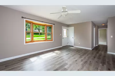 2312 Briar Lane, Lindenhurst, IL 60046 - Photo 3