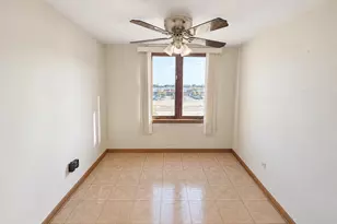 4009 W 93rd Pl, Oak Lawn, IL 60453 - Photo 7
