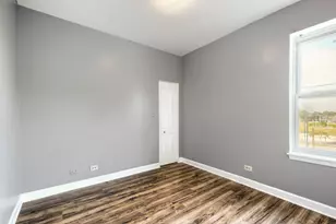 7724 S Cornell Ave, Chicago, IL 60649 - Photo 23