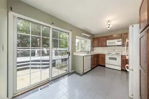 3242 Gresham Ln E Ln, Aurora, IL 60504 - Photo 5