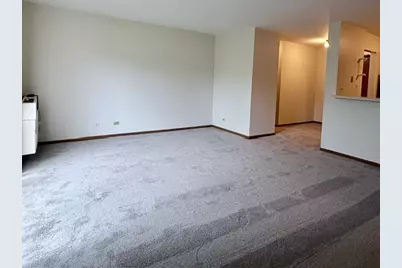 33661 N Royal Oak Lane #105, Grayslake, IL 60030 - Photo 3