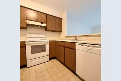 33661 N Royal Oak Lane #105, Grayslake, IL 60030 - Photo 5