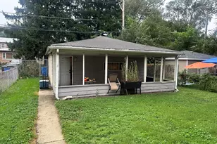 9939 S Paxton Ave, Chicago, IL 60617 - Photo 7