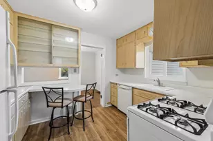 5321 Carol St, Skokie, IL 60077 - Photo 9