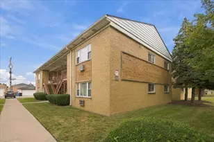 6206 W 64th Pl, Chicago, IL 60638 - Photo 1