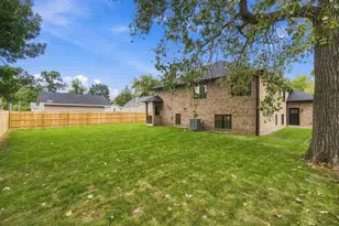 8612 McVicker Ave, Burbank, IL 60459 - Photo 5