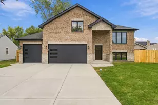 8612 McVicker Ave, Burbank, IL 60459 - Photo 1