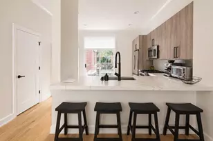 855 N May St, Chicago, IL 60642 - Photo 3