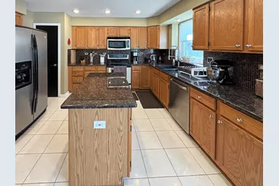 324 Chesapeake Lane, Bloomingdale, IL 60108 - Photo 3