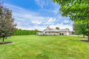 2367 N 4060th Rd, Sheridan, IL 60551 - Photo 3