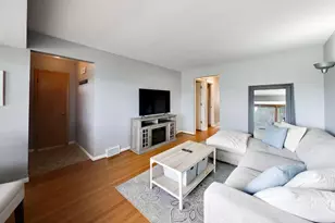 5652 S Parkside Ave, Chicago, IL 60638 - Photo 3
