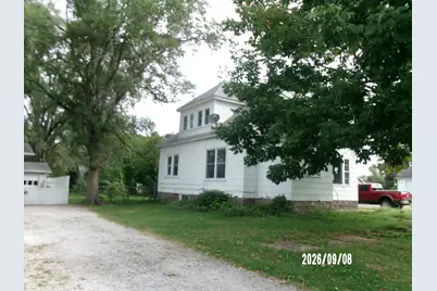 402 W Chestnut Street, Hoopeston, IL 60942 - Photo 3