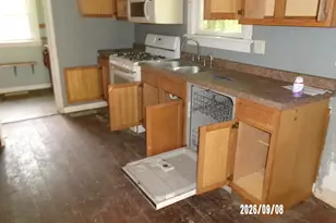 402 W Chestnut St, Hoopeston, IL 60942 - Photo 5
