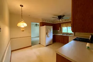 2271 Fitchome St, Aurora, IL 60506 - Photo 7