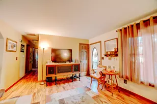 809 N Market St, Watseka, IL 60970 - Photo 11