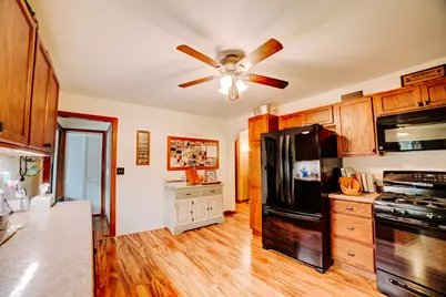 809 N Market Street, Watseka, IL 60970 - Photo 13