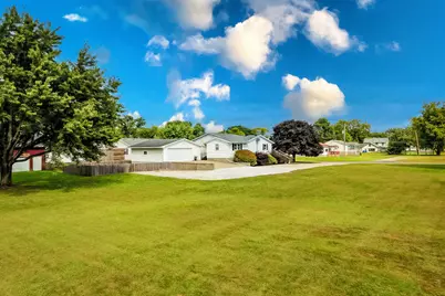 809 N Market Street, Watseka, IL 60970 - Photo 35