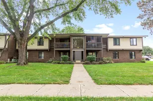 566 Somerset Ln, Crystal Lake, IL 60014 - Photo 1