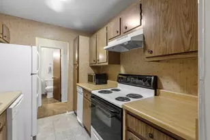 566 Somerset Ln, Crystal Lake, IL 60014 - Photo 13