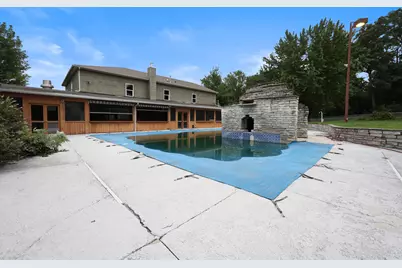 235 E Grand Avenue, Fox Lake, IL 60020 - Photo 11