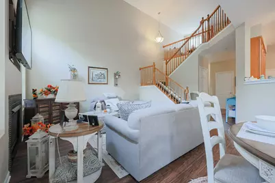 3300 Ronan Drive #3300, Lake in the Hills, IL 60156 - Photo 5