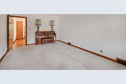 4134 W 58th Street, Chicago, IL 60629 - Photo 5