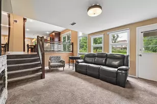 4708 N Burman Dr, Crystal Lake, IL 60014 - Photo 3