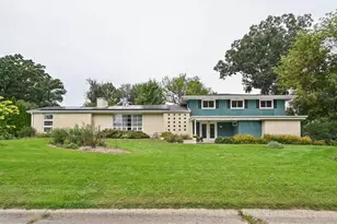 4708 N Burman Dr, Crystal Lake, IL 60014 - Photo 1