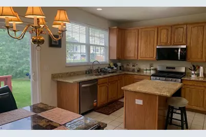 6096 Russell Drive, Hoffman Estates, IL 60192 - Photo 9