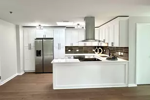 8050 Arbor Ln, Northfield, IL 60093 - Photo 5