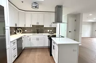 8050 Arbor Ln, Northfield, IL 60093 - Photo 9