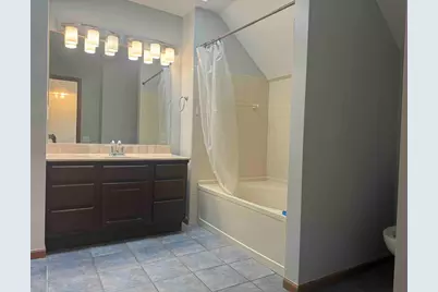 1477 Garnet Circle, Hoffman Estates, IL 60192 - Photo 9