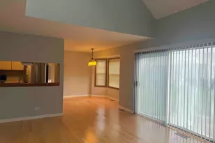 1477 Garnet Cir, Hoffman Estates, IL 60192 - Photo 3