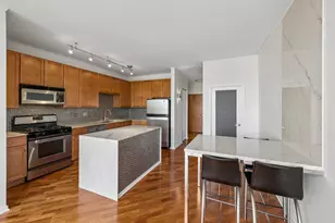 210 S Desplaines St, Chicago, IL 60661 - Photo 3