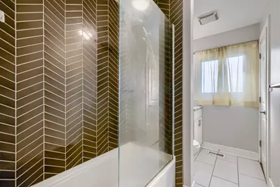 2050 Shepard Road, Hoffman Estates, IL 60169 - Photo 9
