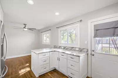 2050 Shepard Road, Hoffman Estates, IL 60169 - Photo 7
