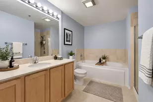 210 S Desplaines St, Chicago, IL 60661 - Photo 9