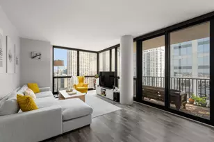 210 S Desplaines St, Chicago, IL 60661 - Photo 3