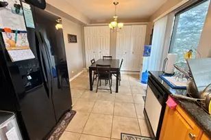752 Biloxie Ct, Carol Stream, IL 60188 - Photo 9