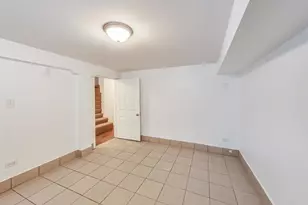 1138 W Addison St, Chicago, IL 60613 - Photo 15