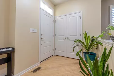 2498 Waterbury Lane, Buffalo Grove, IL 60089 - Photo 5