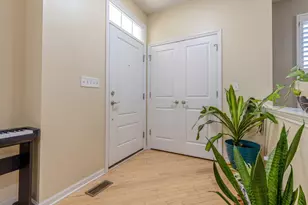 2498 Waterbury Ln, Buffalo Grove, IL 60089 - Photo 5